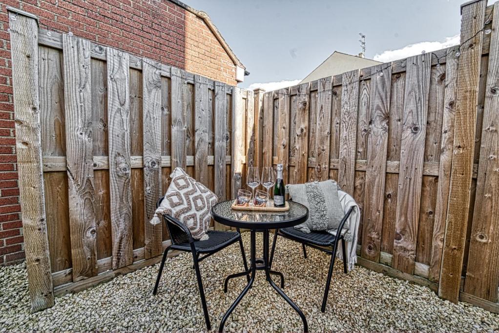 Guest Homes - Watledge House Apartment Tewkesbury Exterior photo